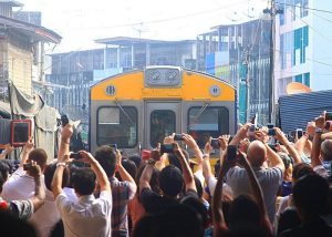 Half-Day Railway Market and Floating Market Tour in Thailand