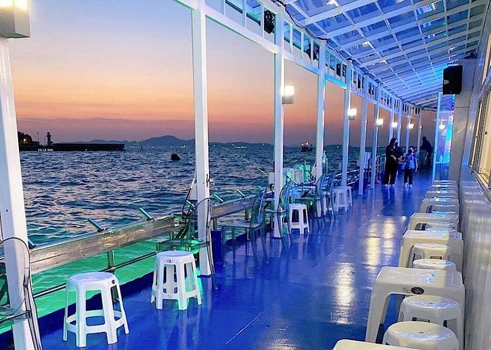 Ocean SKY Pattaya Rooftop Bar on Cruise