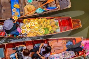 Private Tour: Floating Markets and Bridge on River Kwai Day Trip from Bangkok