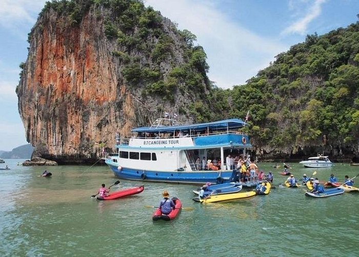 James Bond Island: Big Boat Tour & Canoeing Experience