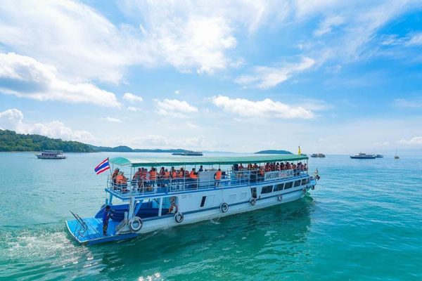 james-bond-premium-tour-4-islands-all-inclusive-by-big-boat-from-phuket-600x400