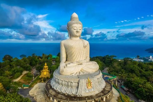 private-phuket-city-tour-guide-transfer-by-minivan-600x400