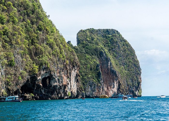 Phi Phi Khai Islands Excursion with Seaview & Lunch by speedboat