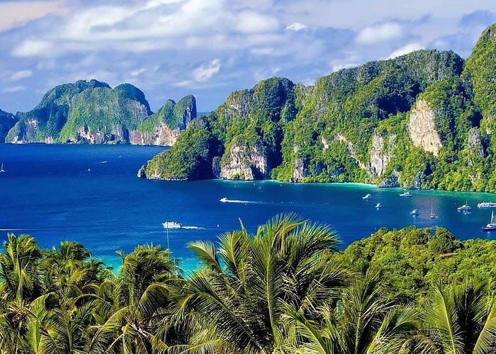 Phi Phi and Khai Islands Snorkeling Tour with Lunch by Speedboat